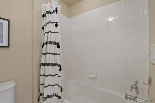 5563 S Elk Court Aurora, CO 80016