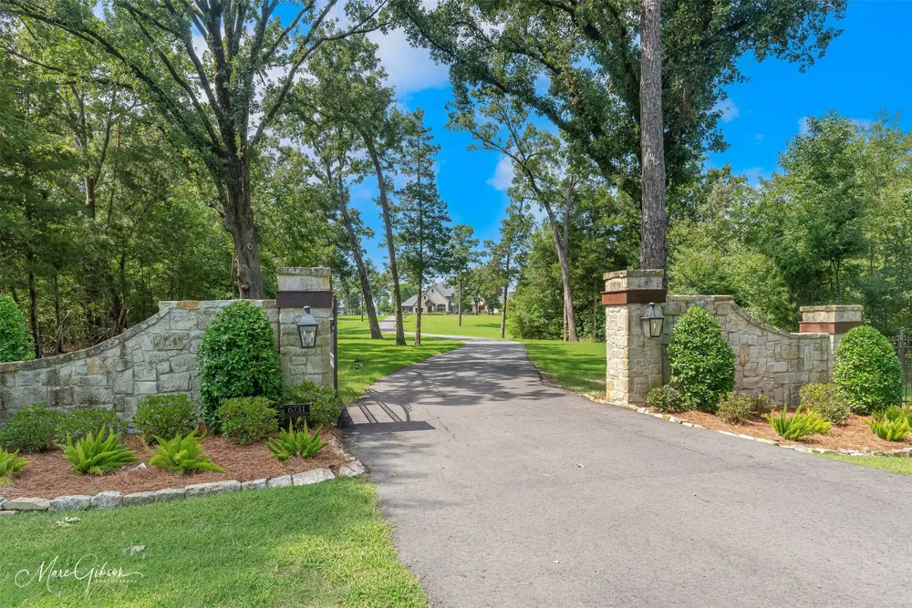 6731 Lakeshore Drive Shreveport, LA 71107