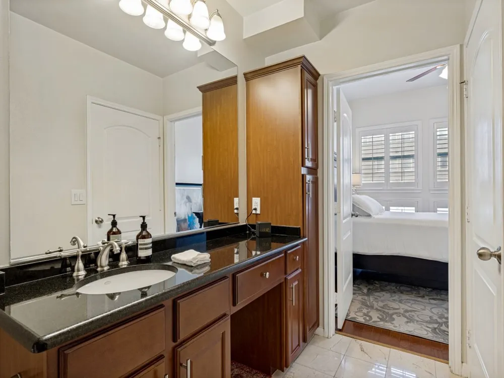 3225 Turtle Creek Boulevard #318 Dallas, TX 75219