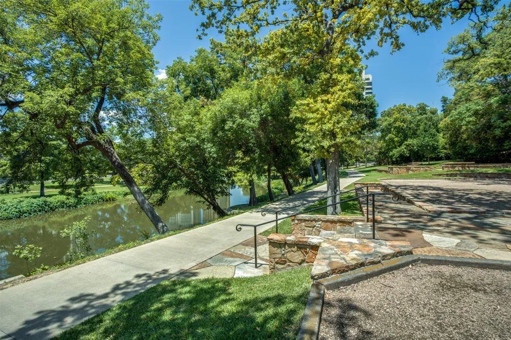 3225 Turtle Creek Boulevard #318 Dallas, TX 75219