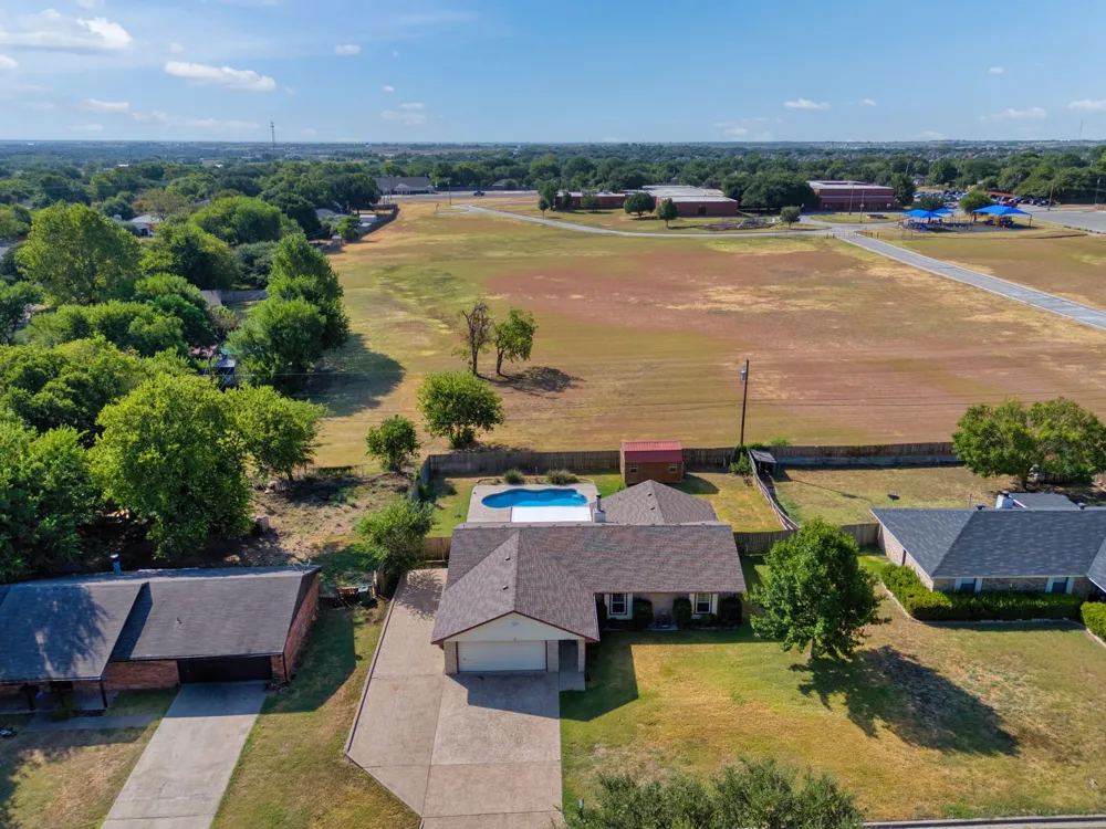 605 Angel Fire Drive Hewitt, TX 76643