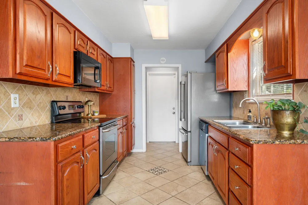 605 Angel Fire Drive Hewitt, TX 76643