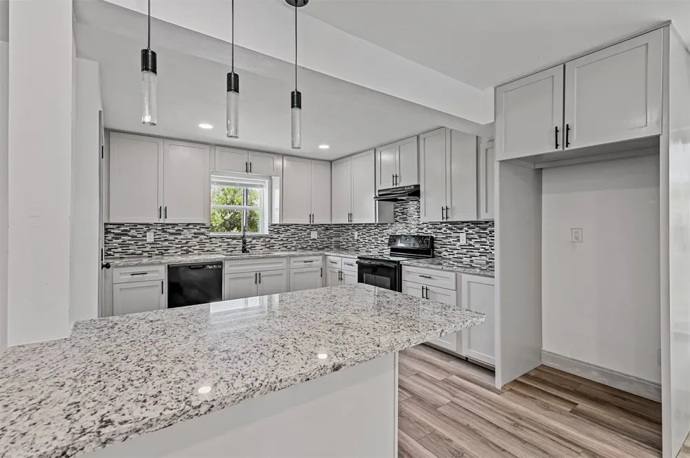 158 Lakeshore Drive Runaway Bay, TX 76426