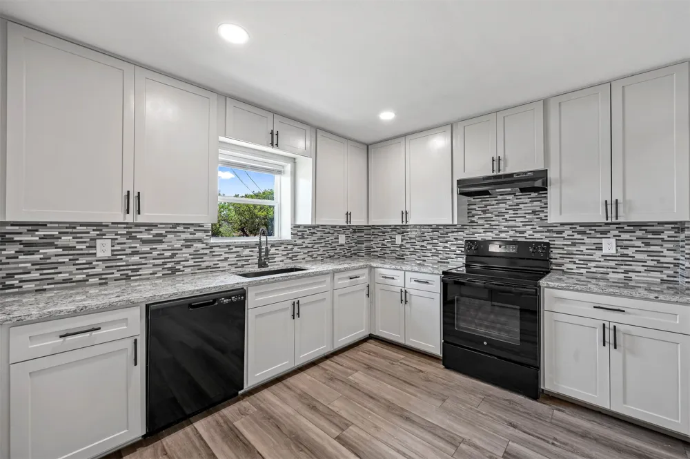 158 Lakeshore Drive Runaway Bay, TX 76426