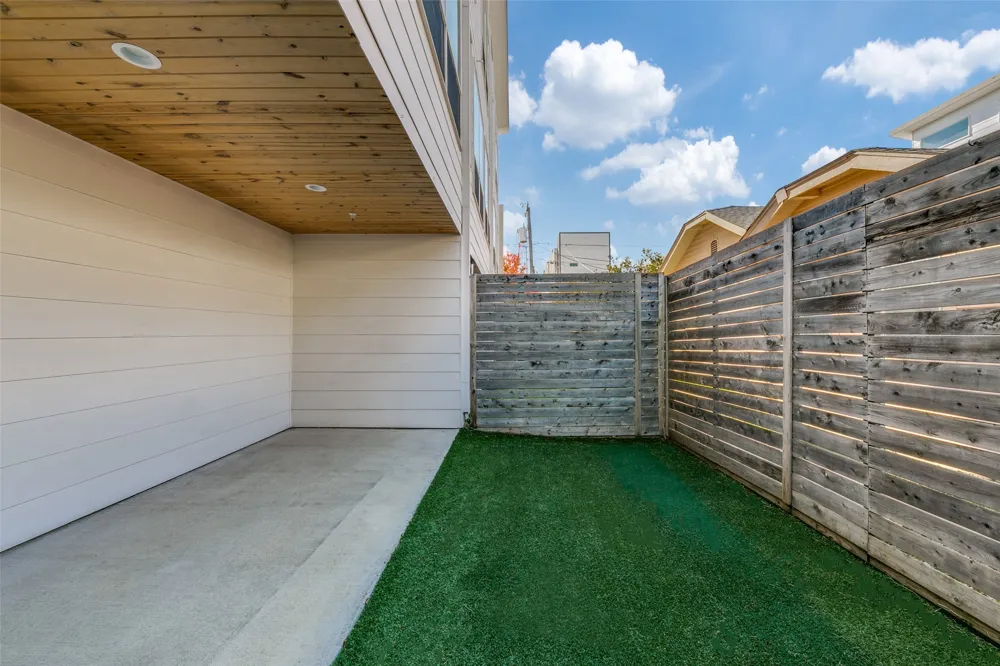 5927 Lindell Avenue #104 Dallas, TX 75206