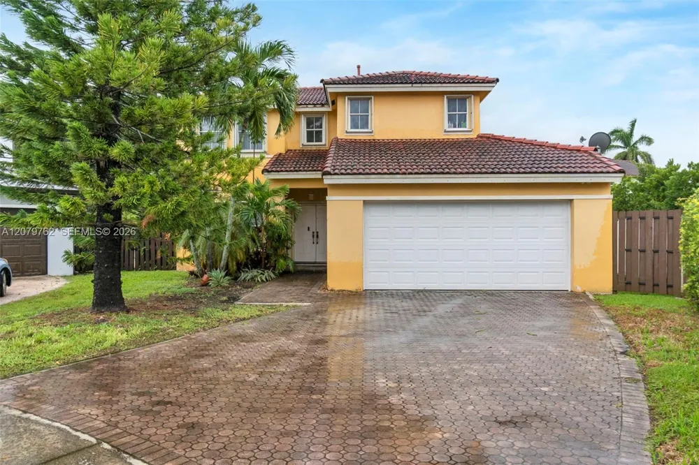 8554 SW 163rd Pl Miami, FL 33193