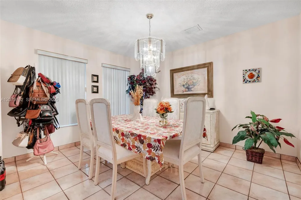 8554 SW 163rd Pl Miami, FL 33193