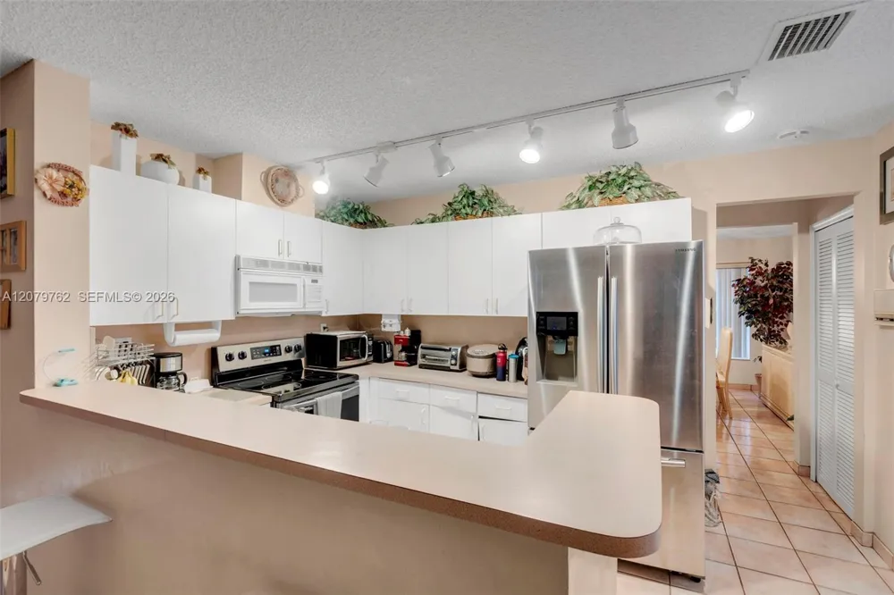 8554 SW 163rd Pl Miami, FL 33193