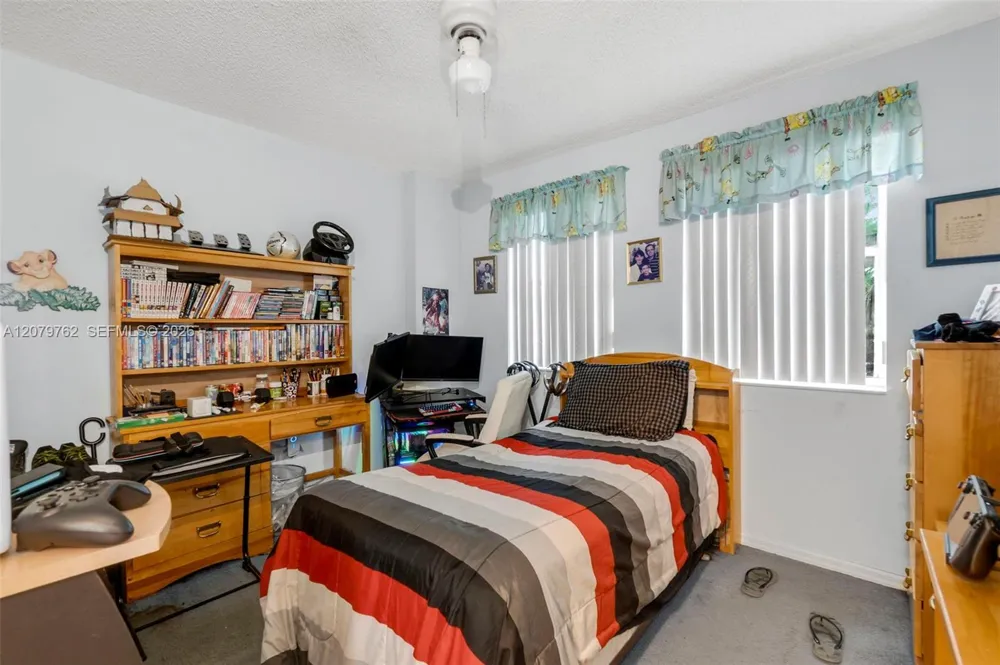 8554 SW 163rd Pl Miami, FL 33193