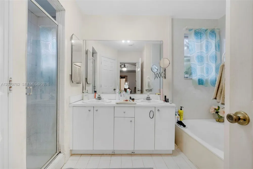 8554 SW 163rd Pl Miami, FL 33193