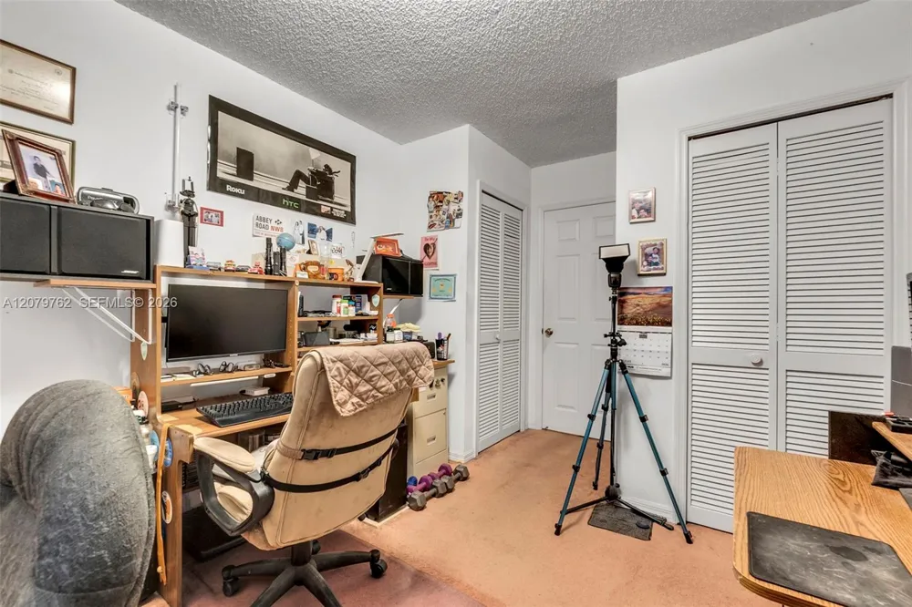 8554 SW 163rd Pl Miami, FL 33193