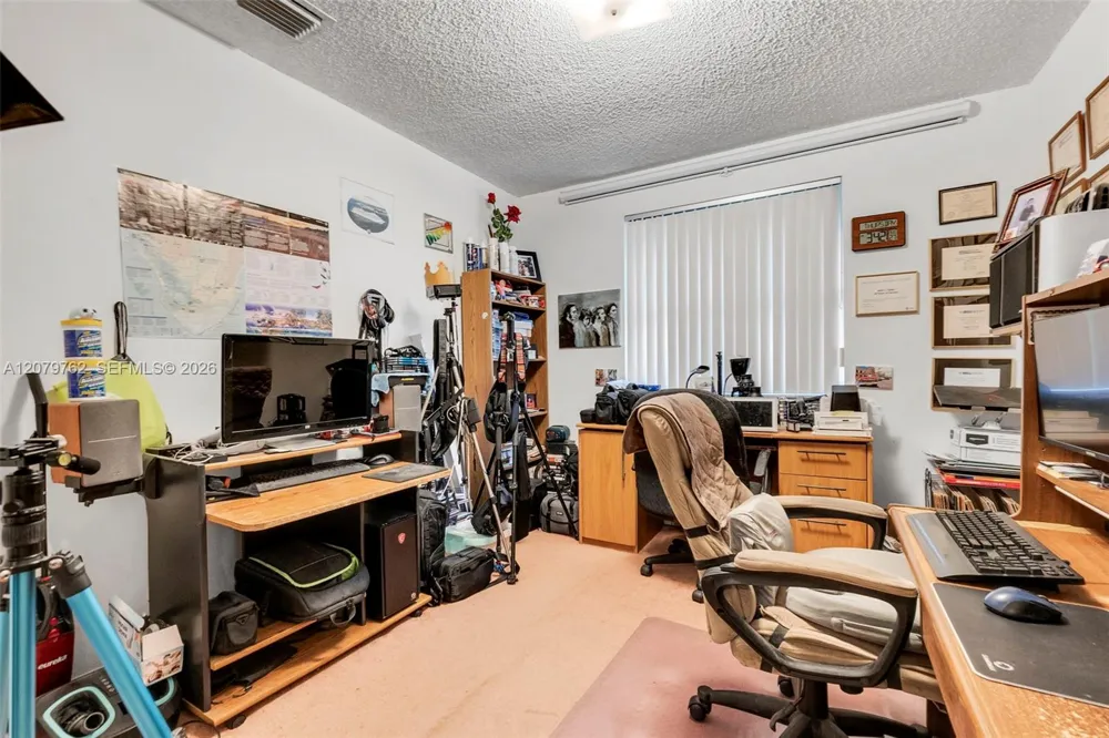 8554 SW 163rd Pl Miami, FL 33193