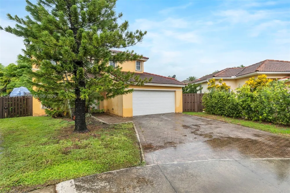 8554 SW 163rd Pl Miami, FL 33193