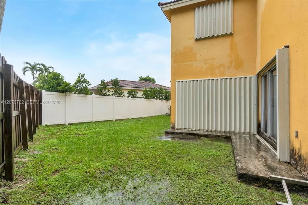 8554 SW 163rd Pl Miami, FL 33193