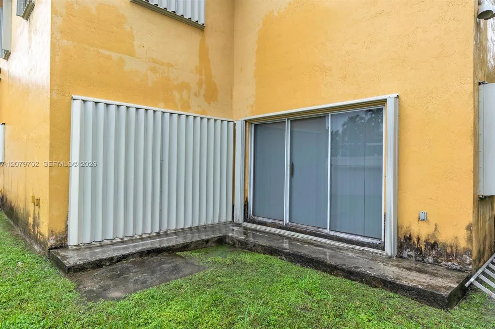 8554 SW 163rd Pl Miami, FL 33193