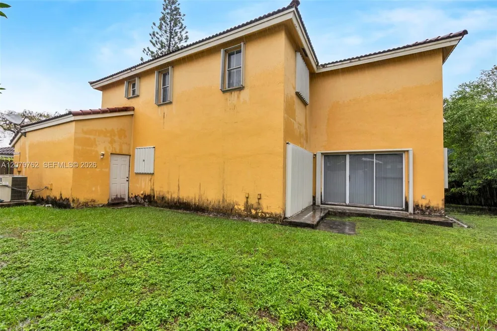 8554 SW 163rd Pl Miami, FL 33193