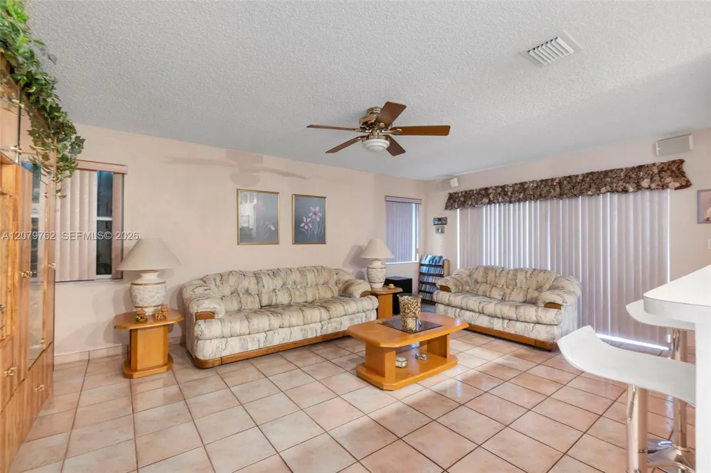 8554 SW 163rd Pl Miami, FL 33193