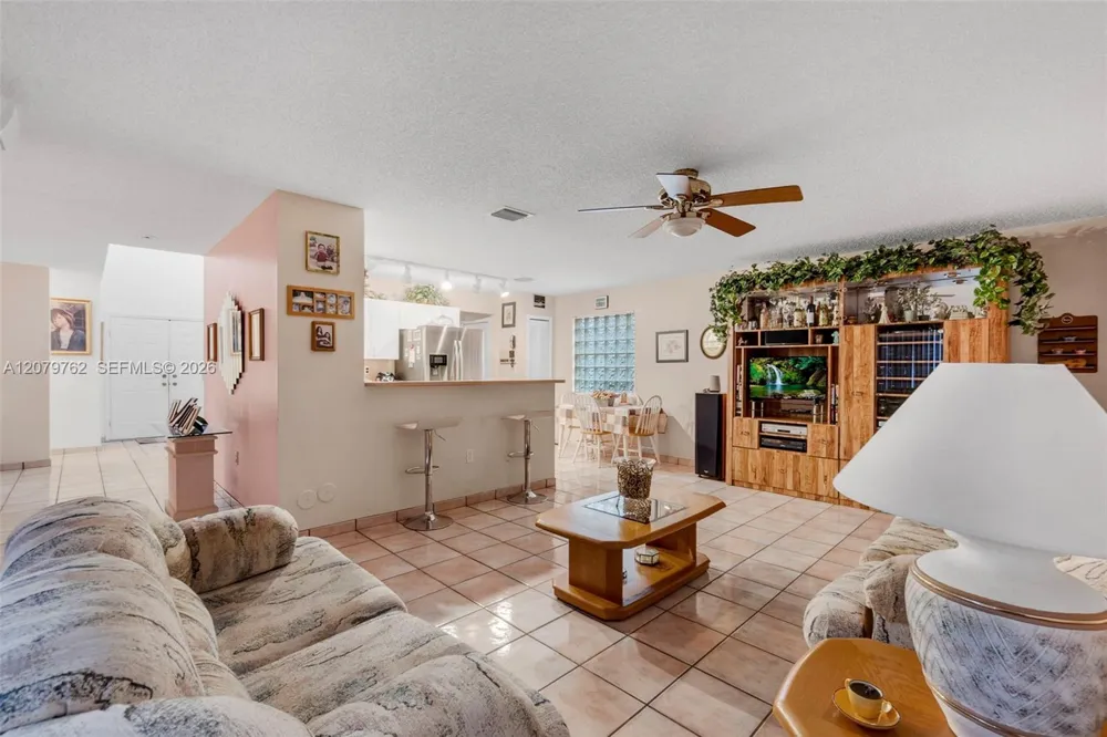 8554 SW 163rd Pl Miami, FL 33193