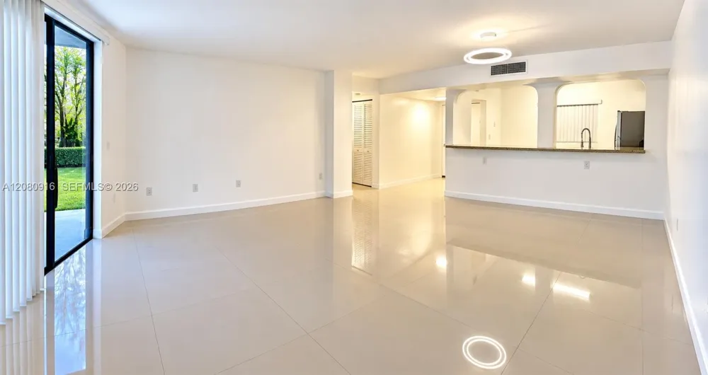 8025 SW 107th Ave #123 Miami, FL 33173
