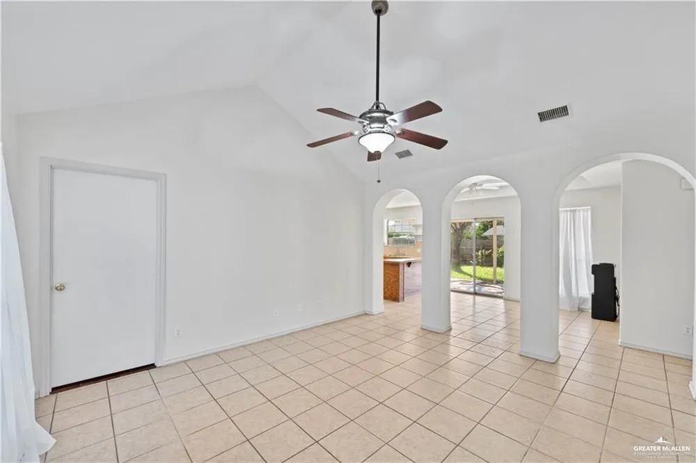 8512 S Morelos Pharr, TX 78577