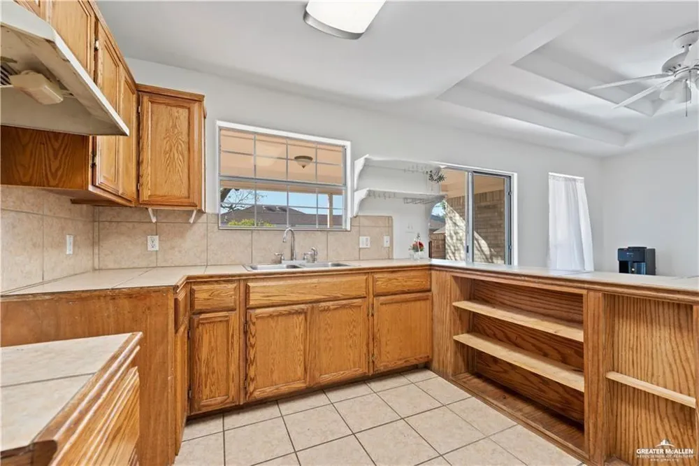 8512 S Morelos Pharr, TX 78577