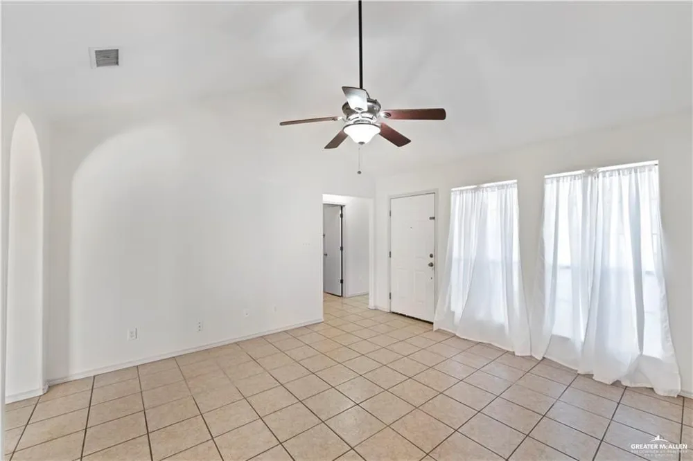 8512 S Morelos Pharr, TX 78577