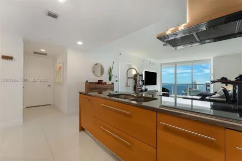 495 Brickell Ave #4709