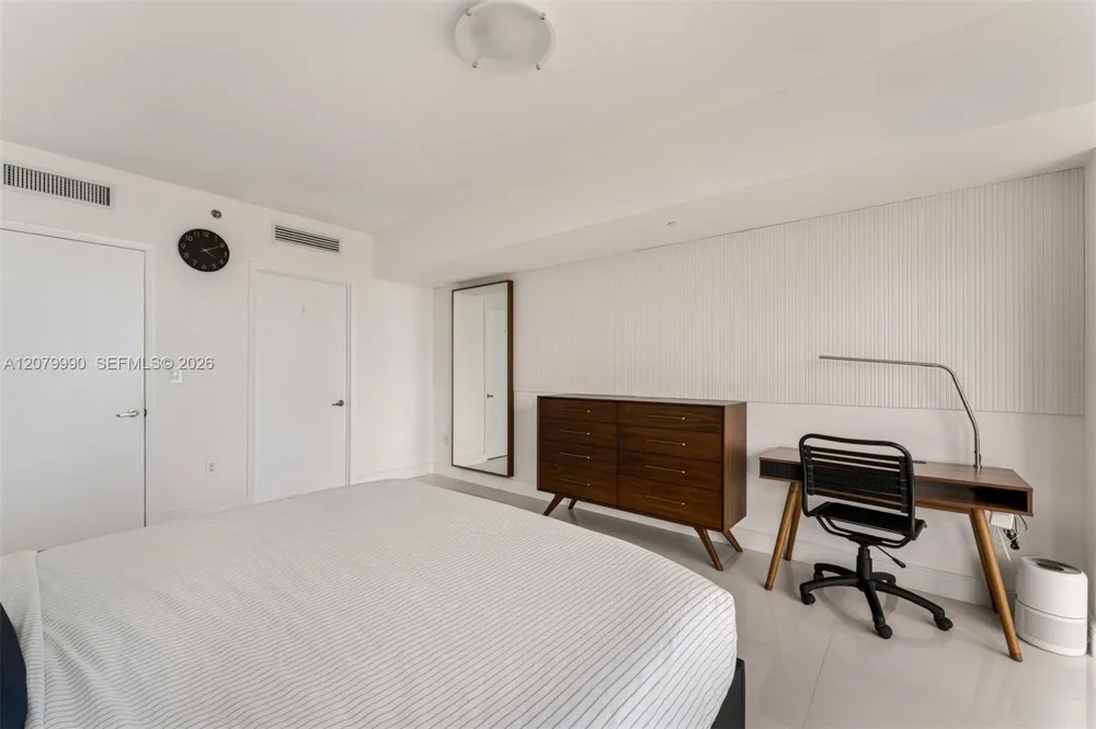 495 Brickell Ave #4709 Miami, FL 33131