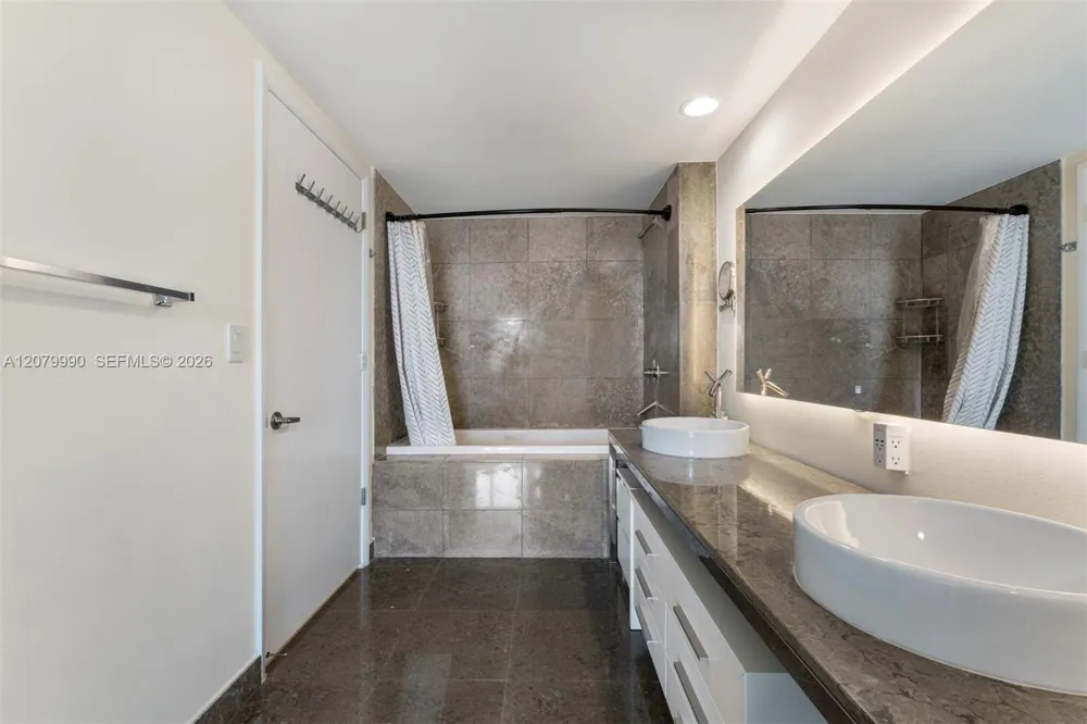 495 Brickell Ave #4709 Miami, FL 33131