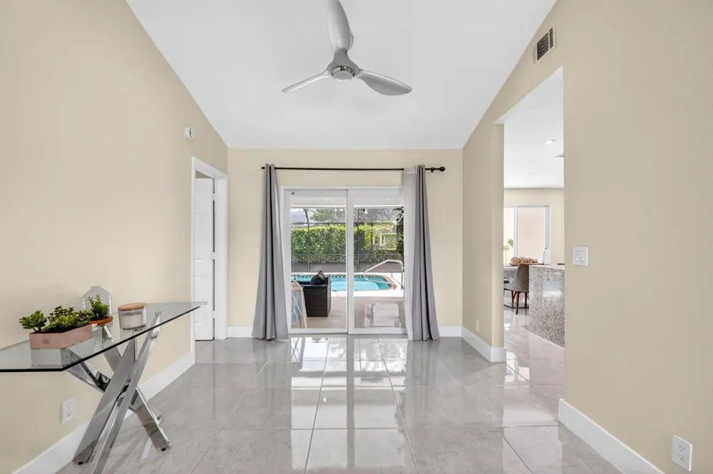 990 Hickory Trail Wellington, FL 33414