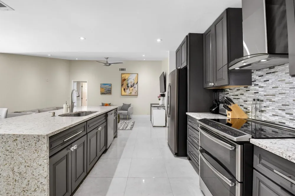 990 Hickory Trail Wellington, FL 33414