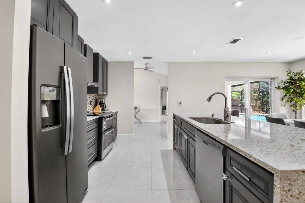990 Hickory Trail Wellington, FL 33414