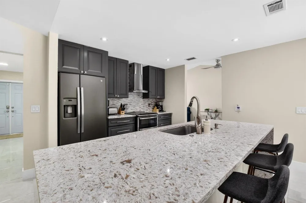 990 Hickory Trail Wellington, FL 33414