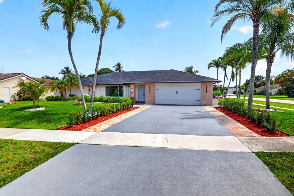 990 Hickory Trail Wellington, FL 33414