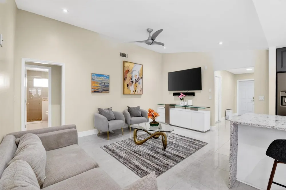 990 Hickory Trail Wellington, FL 33414