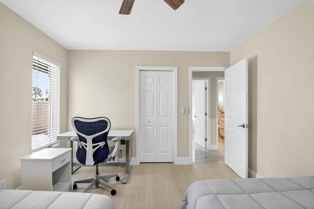 990 Hickory Trail Wellington, FL 33414