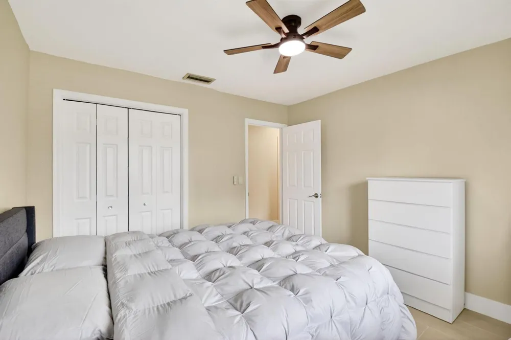 990 Hickory Trail Wellington, FL 33414