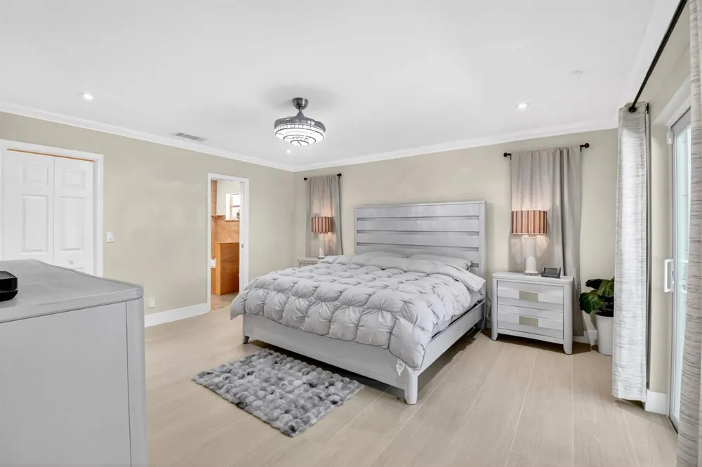 990 Hickory Trail Wellington, FL 33414