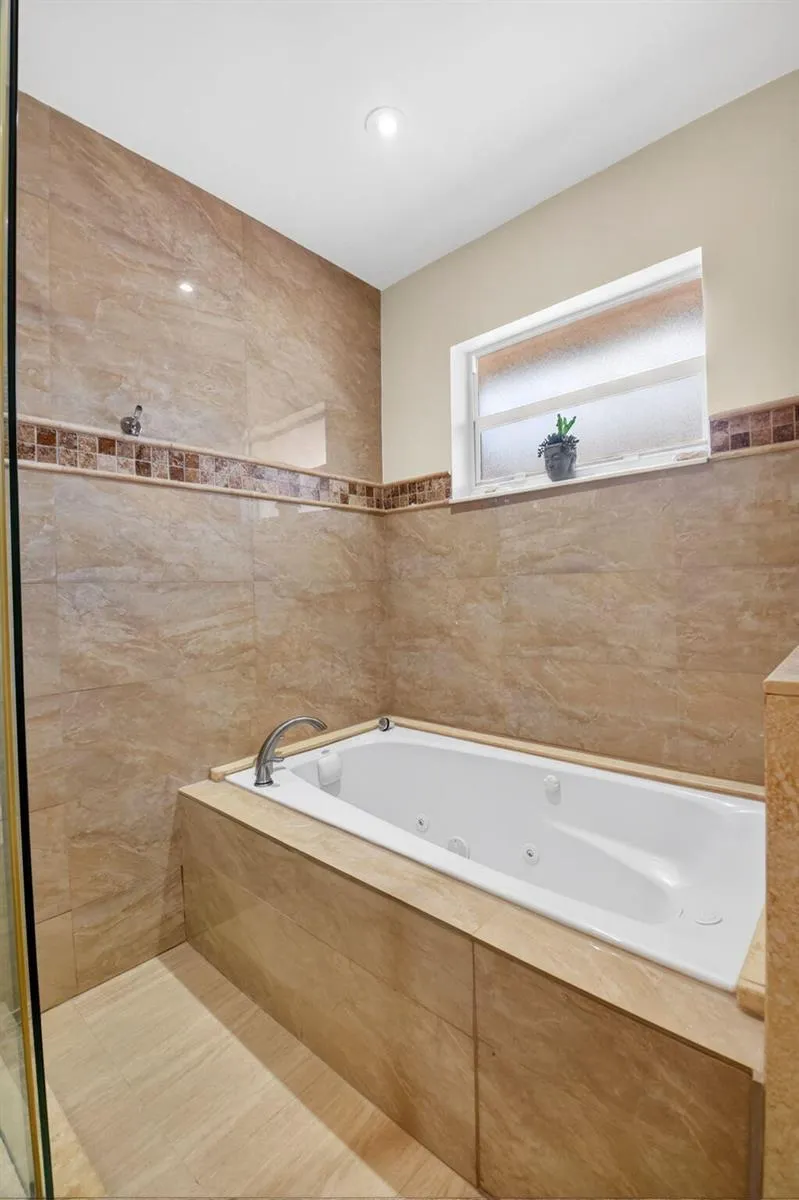 990 Hickory Trail Wellington, FL 33414