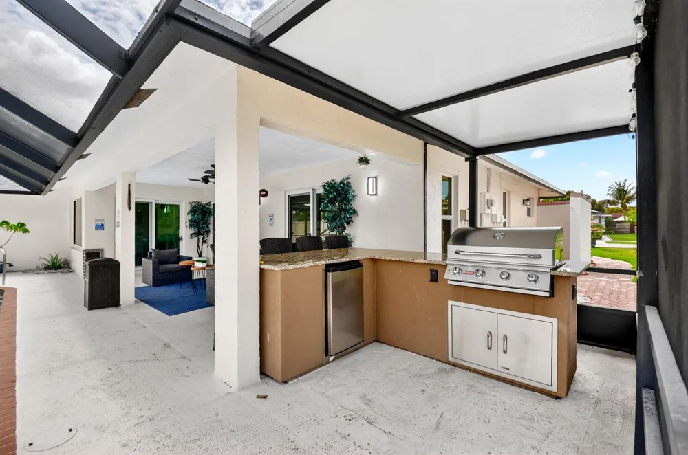 990 Hickory Trail Wellington, FL 33414