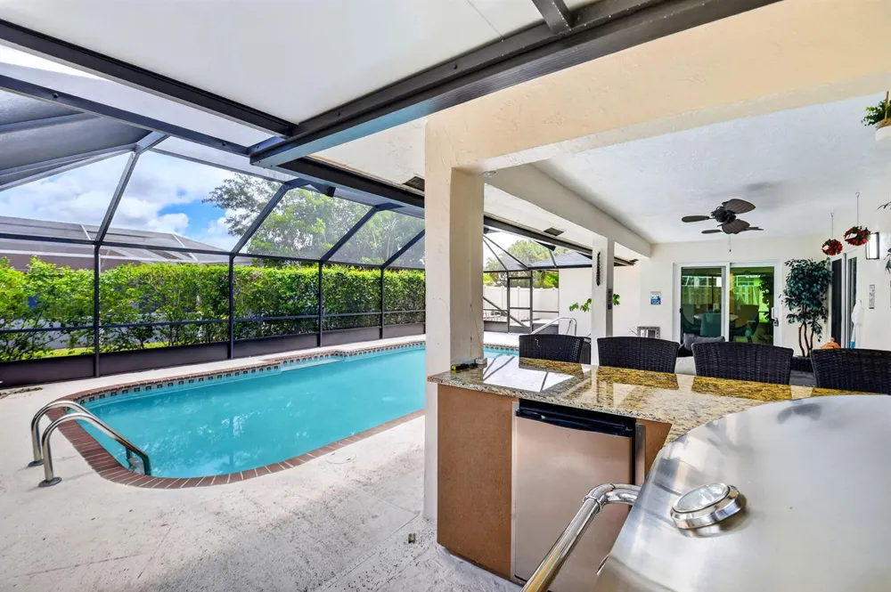 990 Hickory Trail Wellington, FL 33414