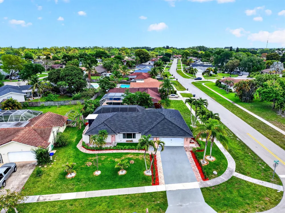990 Hickory Trail Wellington, FL 33414