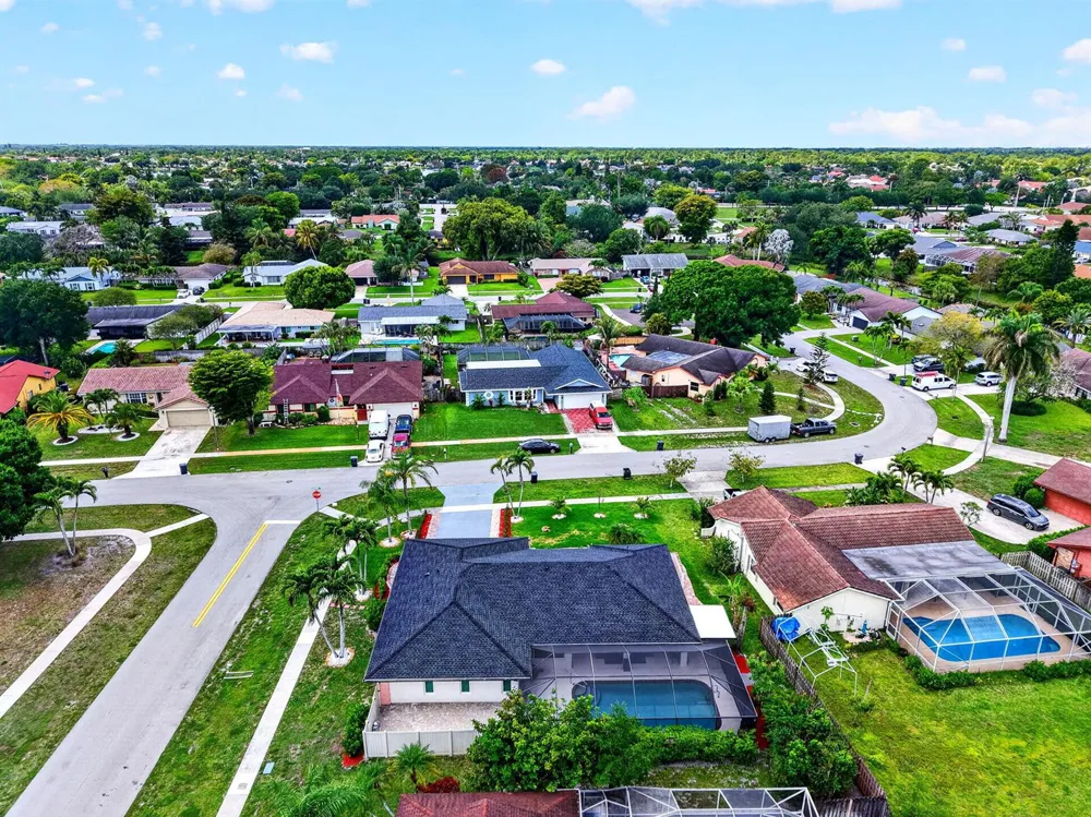 990 Hickory Trail Wellington, FL 33414