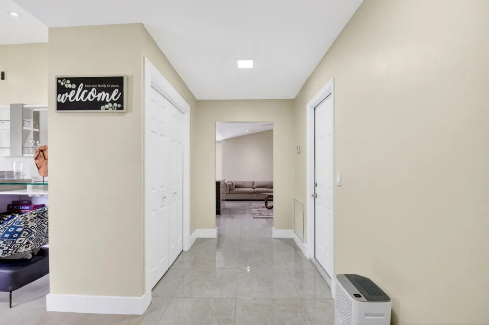 990 Hickory Trail Wellington, FL 33414