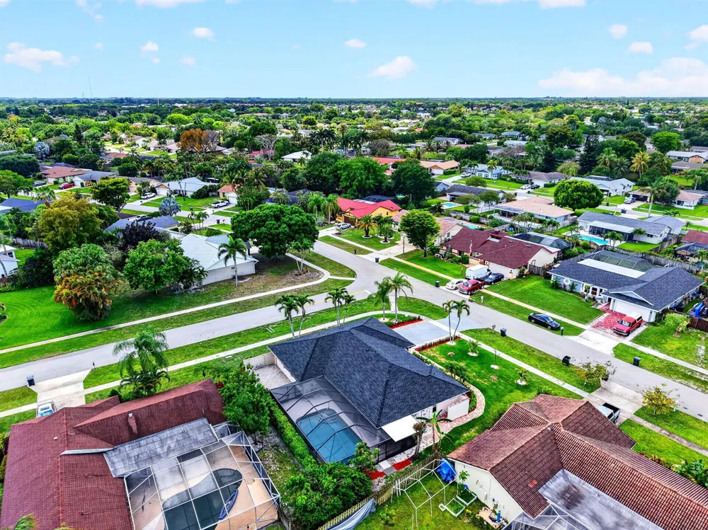 990 Hickory Trail Wellington, FL 33414
