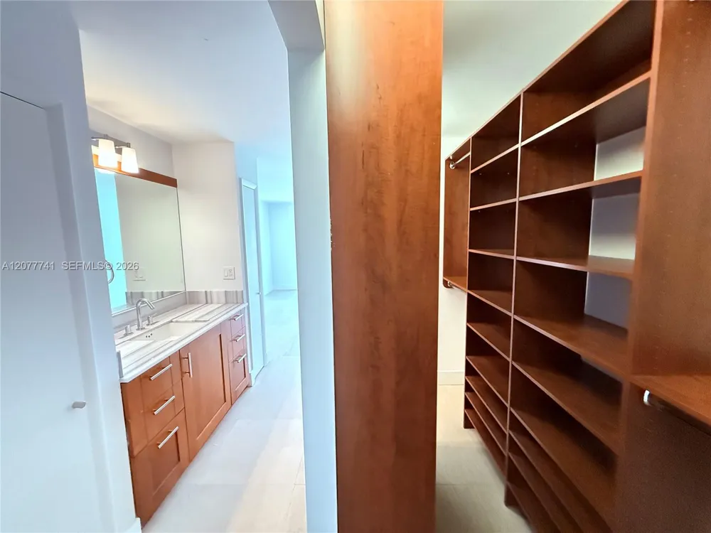 1450 Brickell Bay Dr #1015 Miami, FL 33131