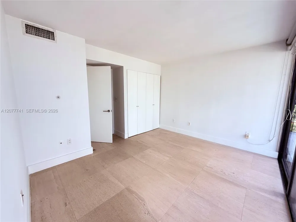 1450 Brickell Bay Dr #1015 Miami, FL 33131