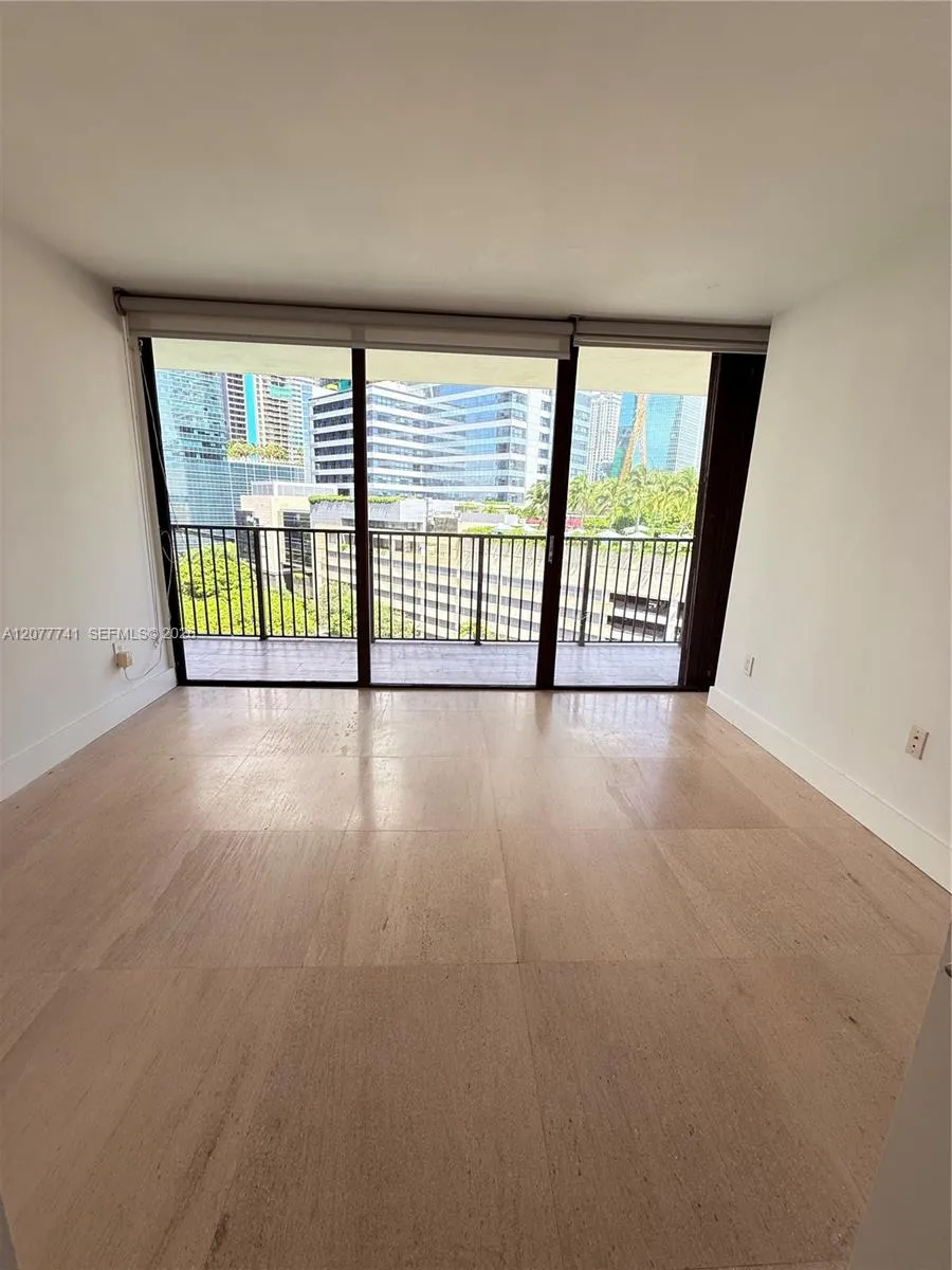 1450 Brickell Bay Dr #1015 Miami, FL 33131