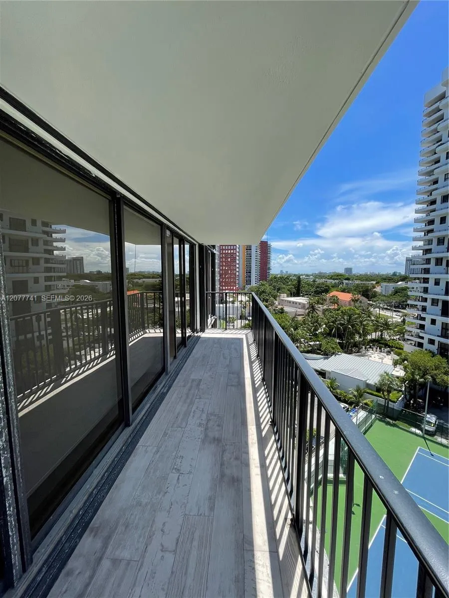 1450 Brickell Bay Dr #1015 Miami, FL 33131