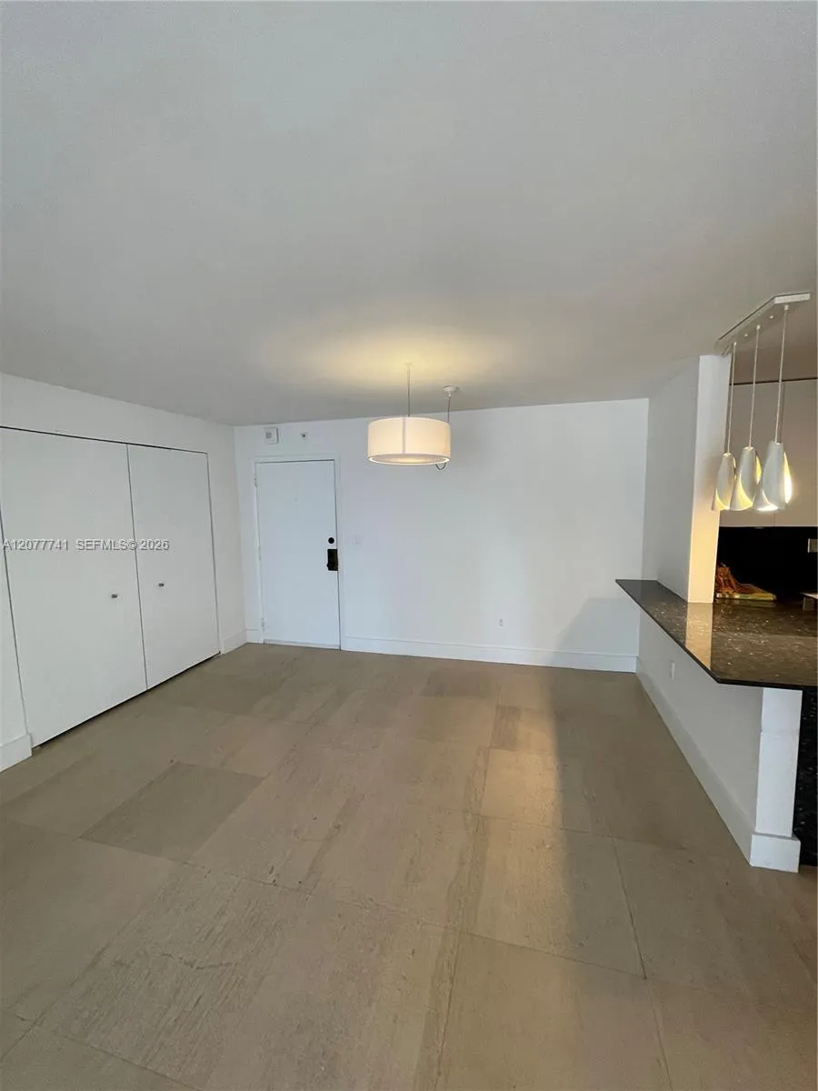 1450 Brickell Bay Dr #1015 Miami, FL 33131